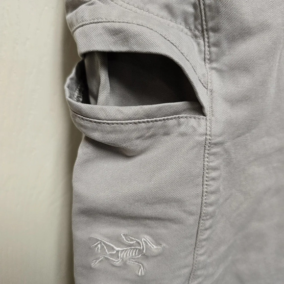 ARC'TERYX Women’s Damen Khaki Cropped Capri Hiking Pants Sz10 - Picture 9 of 15